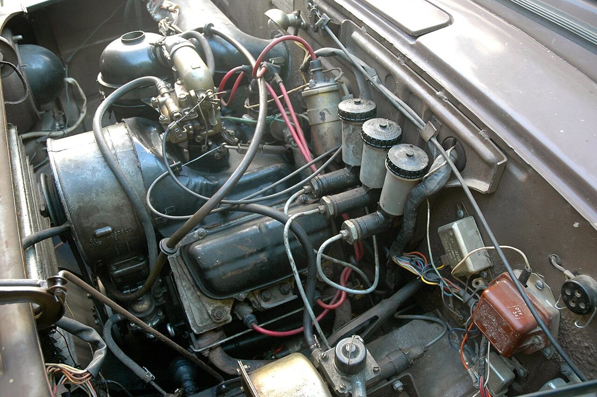 MeMZ-969A engine installed in a LuAZ off-road vehicle