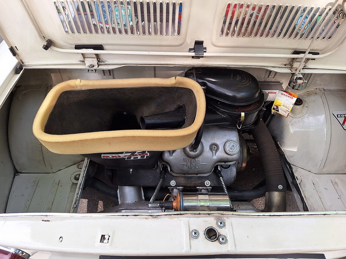 Engine bay of an NSU Prinz IV