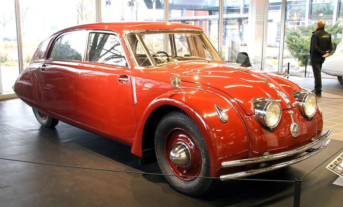 A sleek Tatra T77 profile